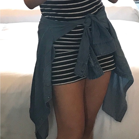 Beautiful Chambray button downs - Picture 4 of 5